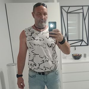 Muž 53 rokov Bratislava