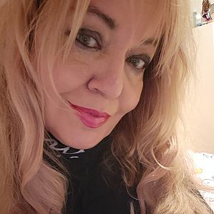 Žena 54 rokov Nové Zámky