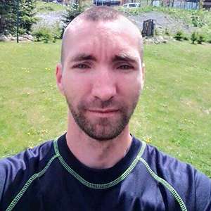 Muž 37 rokov Levice