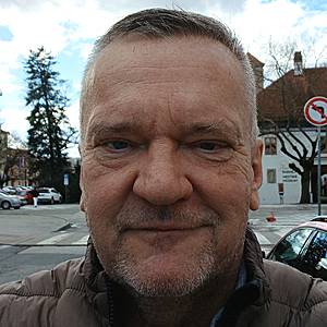 Muž 59 rokov Pezinok