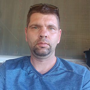 Muž 42 rokov Nové Zámky