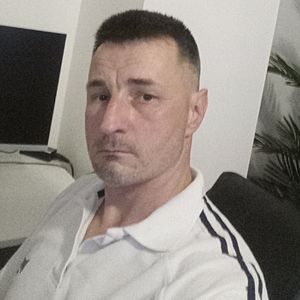 Muž 44 rokov Nitra
