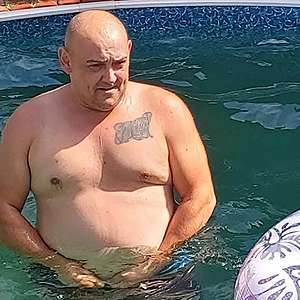 Muž 46 rokov Nové Zámky