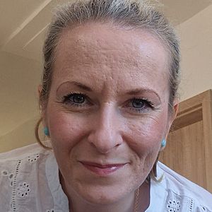 Žena 42 rokov Senec