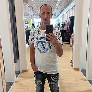 Muž 45 rokov Lučenec